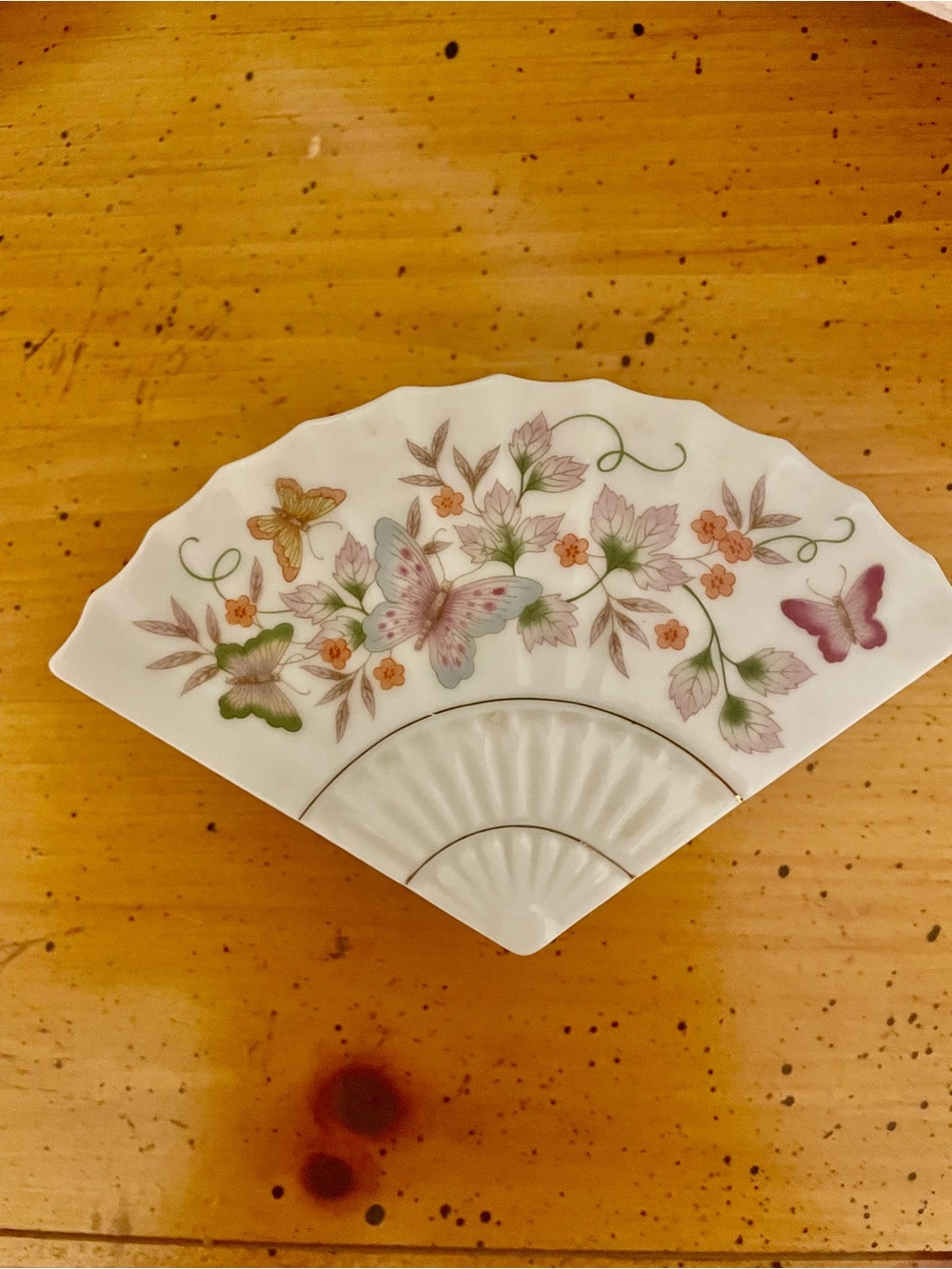 1980 Avon butterfly fantasy porcelain treasure fan
